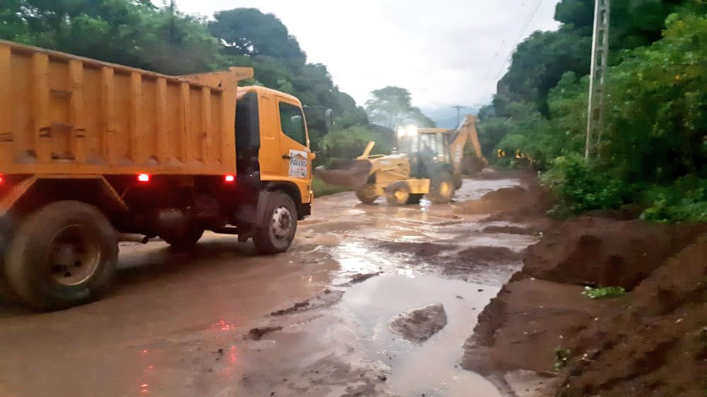 Varios tramos de la red vial estatal de la provincia de Loja han resultado afectados por el intenso invierno.