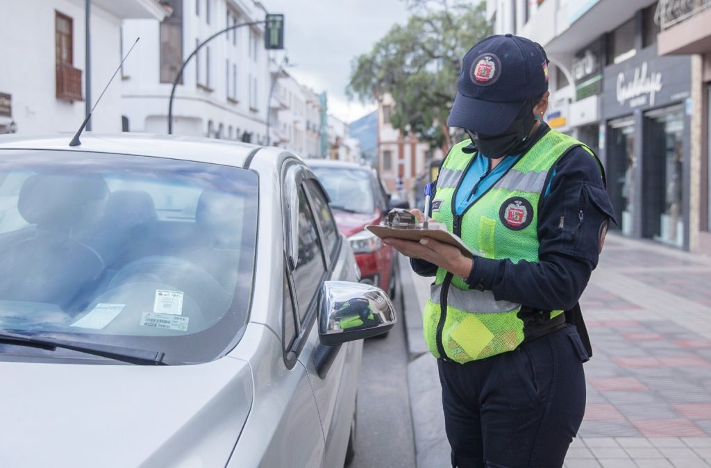 El feriado es nacional y es de tres días. El Simert es uno de los servicios que hoy se interrumpe.