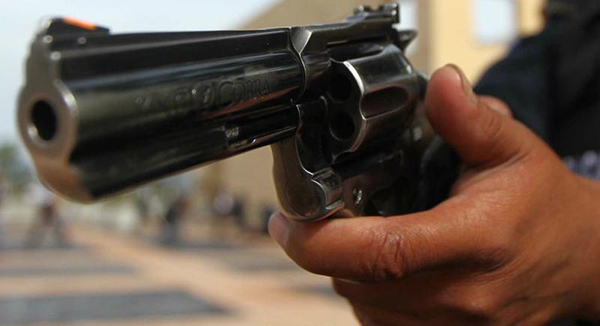 Los sujetos usaron revólveres para someter a las víctimas. (Foto referencial)