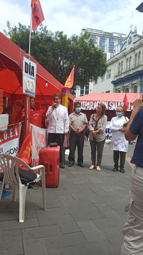 La medida de hecho se registra en Guayaquil y Quito.