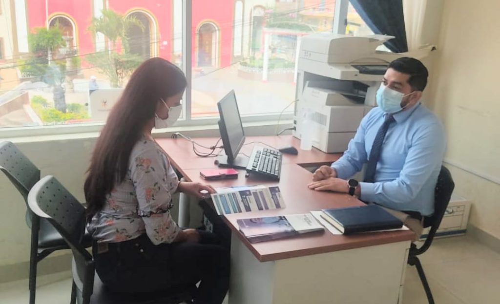 Gabriel Verdugo Gárate es el defensor público multicompetente del cantón Chaguarpamba.