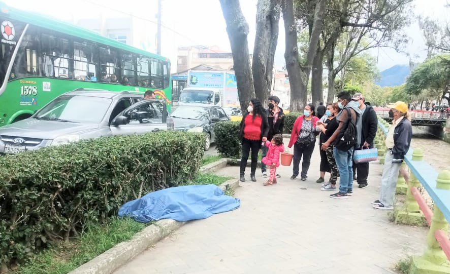 Se presume que él abandonó la casa de salud en donde estuvo.