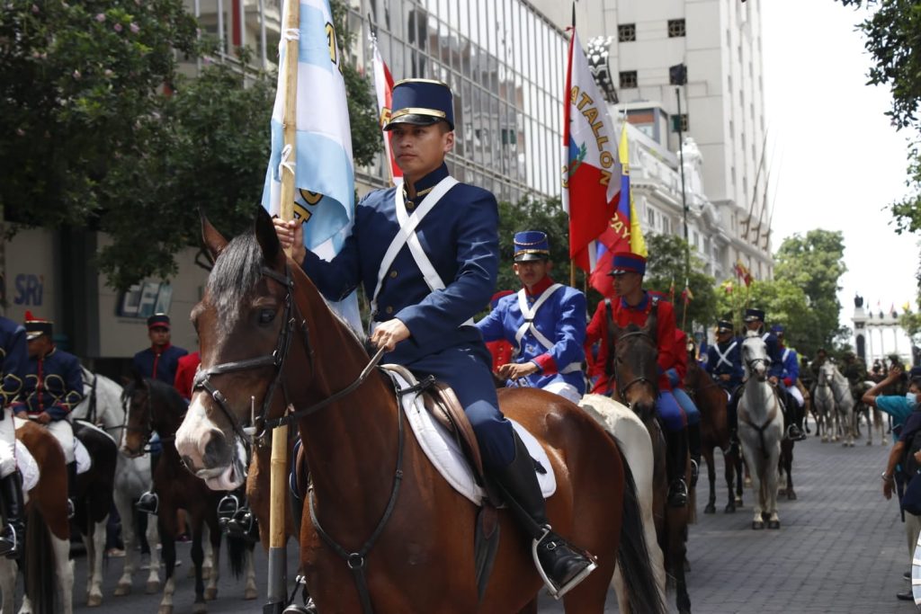 La cabalgata será por 'la ruta de los libertadores' y comenzó este jueves en Guayaquil.