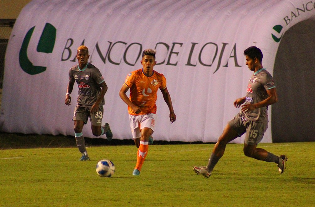 Libertad FC no tuvo un juego atractivo ante el Manta.