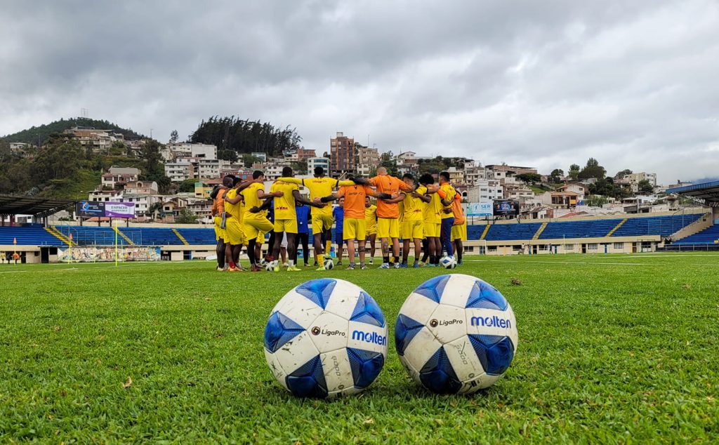 Los entrenamientos no han cesado en este Club profesional lojano.