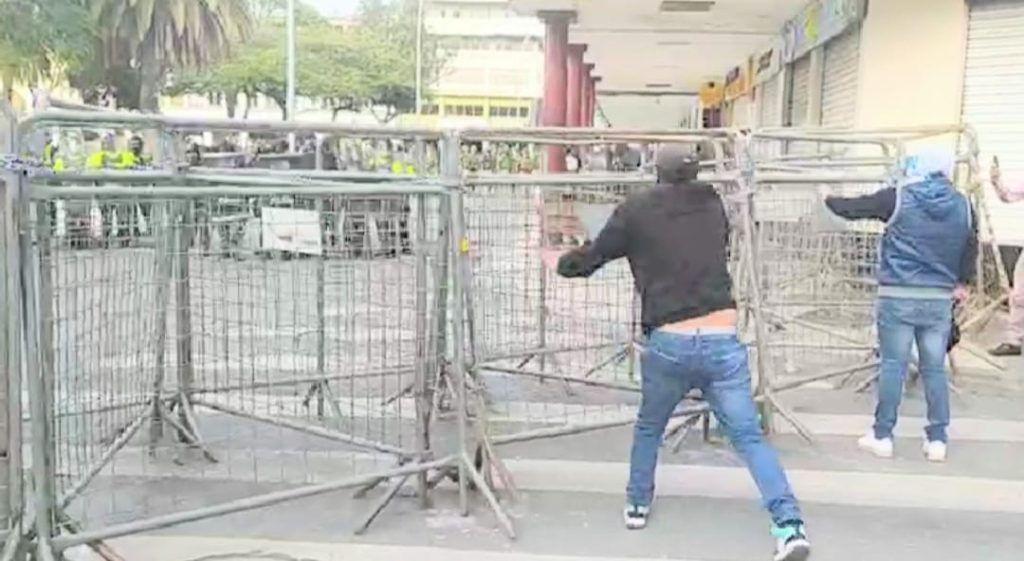 La protesta fue en las inmediaciones del parque Central (fotografía de archivo)