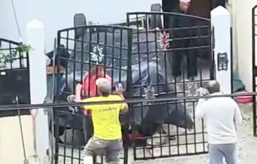 En el carro no se encontraba ninguna persona y mientras rodaba no se llevó a ninguna.