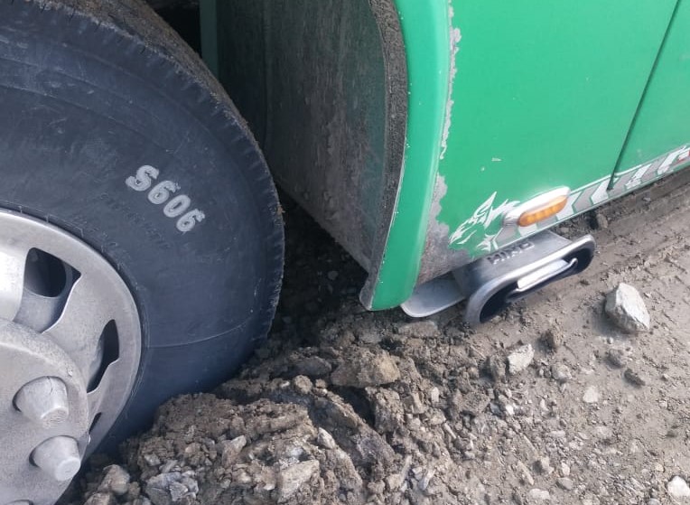 Los buses han empezado a embancarse nuevamente.