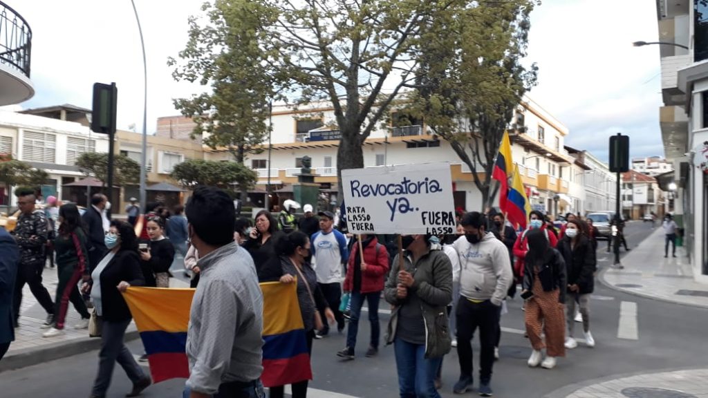 La marcha recorrió la calle Bernardo Valdivieso.