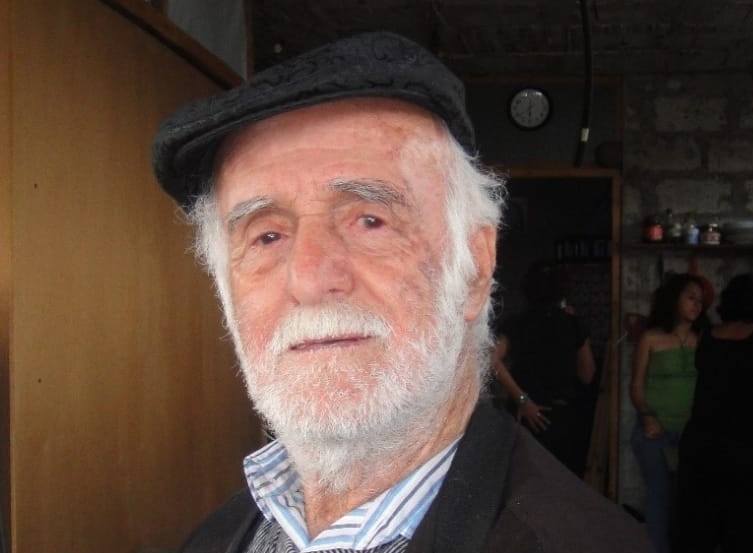 A sus 98 años, goza de una lucidez envidiable y una fortaleza única. En el desfile de los exbernardinos, caminó desde la Puerta de la Ciudad hasta la plaza de San Sebastián sin problema alguno.