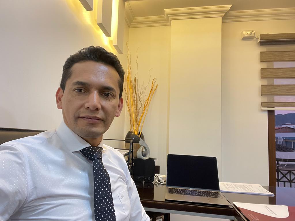 Francisco Javier Manzanillas, abogado defensor de Franco A., manifiesta que, caso que hoy la Sala Penal confirme el fallo, se pedirá el recurso de casación, en Quito.