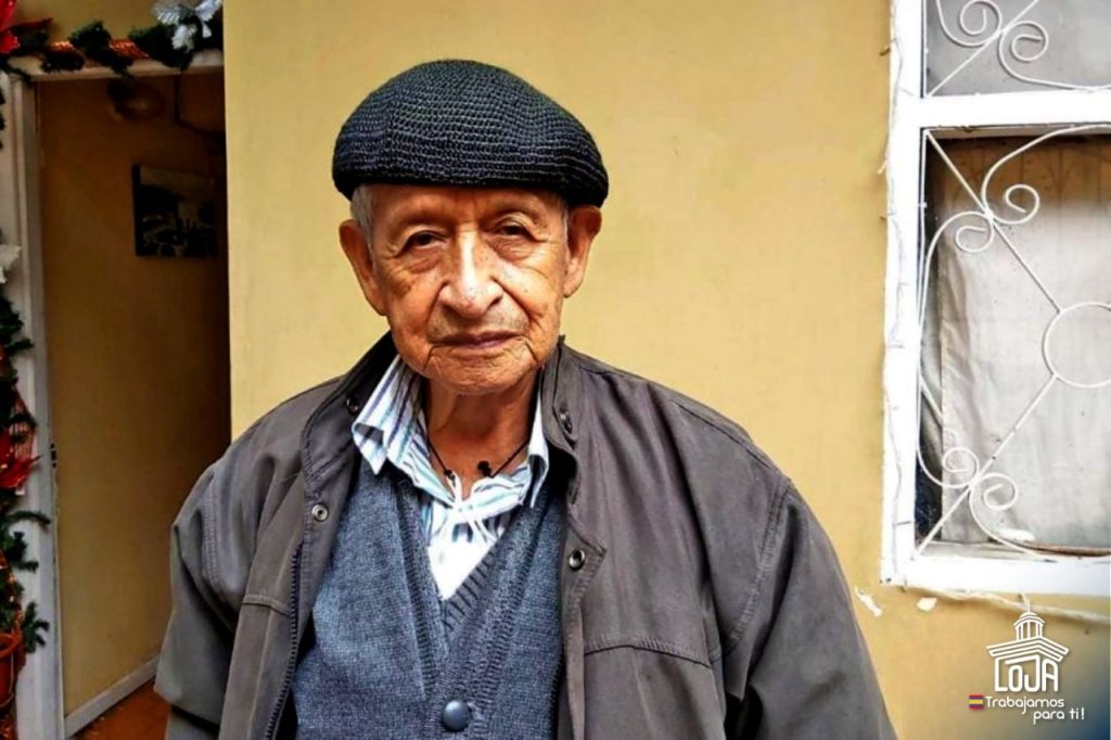Luis Bernardo Cuenca es un destacado historiador lojano y exmaestro bernardino.