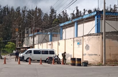 La sentenciada cumple su pena junto a sus tres pequeños hijos en el centro carcelario.