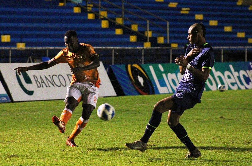 Libertad FC jugó un partido poco atractivo ante el equipo guayaquileño. (Foto: Facebook Libertad FC).