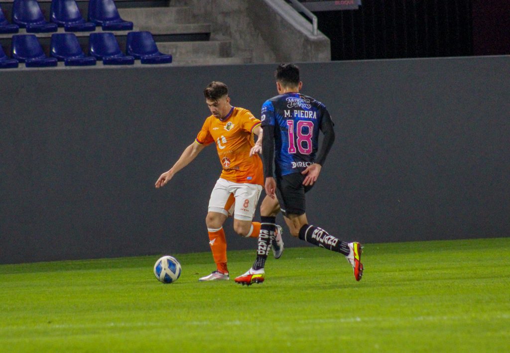 Libertad protagonizó varios ataques que no pudieron vulnerar el arco de Independiente Juniors. (Foto: Libertad FC)