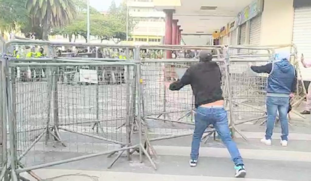 Los disturbios fueron en las inmediaciones del parque central. (fotografía de archivo)