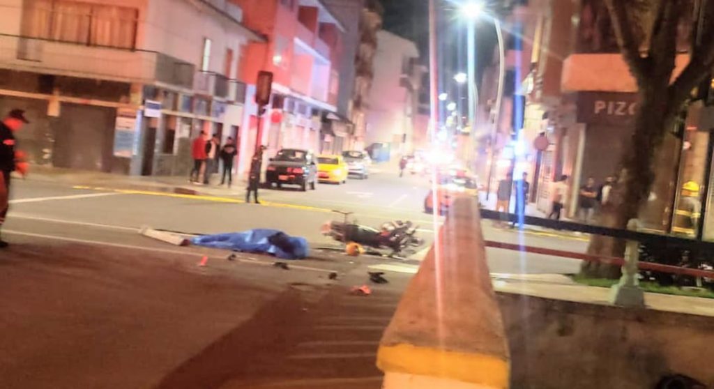 El percance habría sucedido a eso de las 02:30.