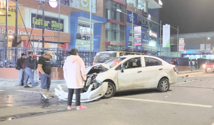 El percance sólo produjo daños materiales.