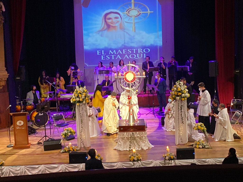 Es una actividad en la que agradecimiento y peticiones al Señor.