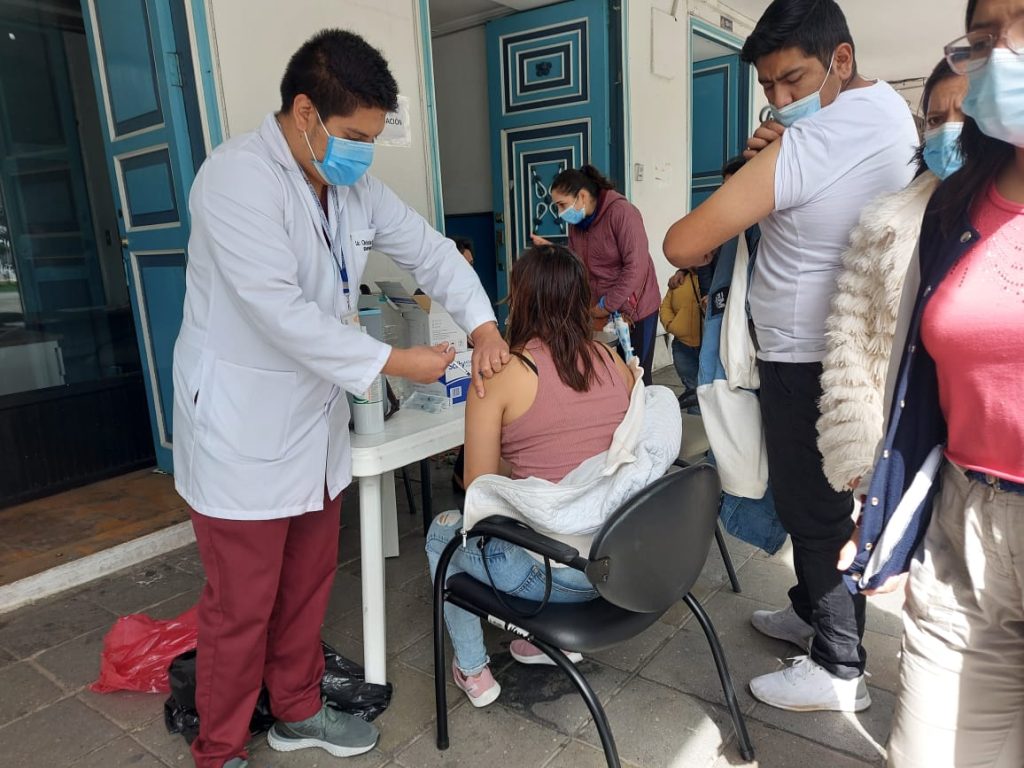 Se habilitó un punto de vacunación en la Gobernación.