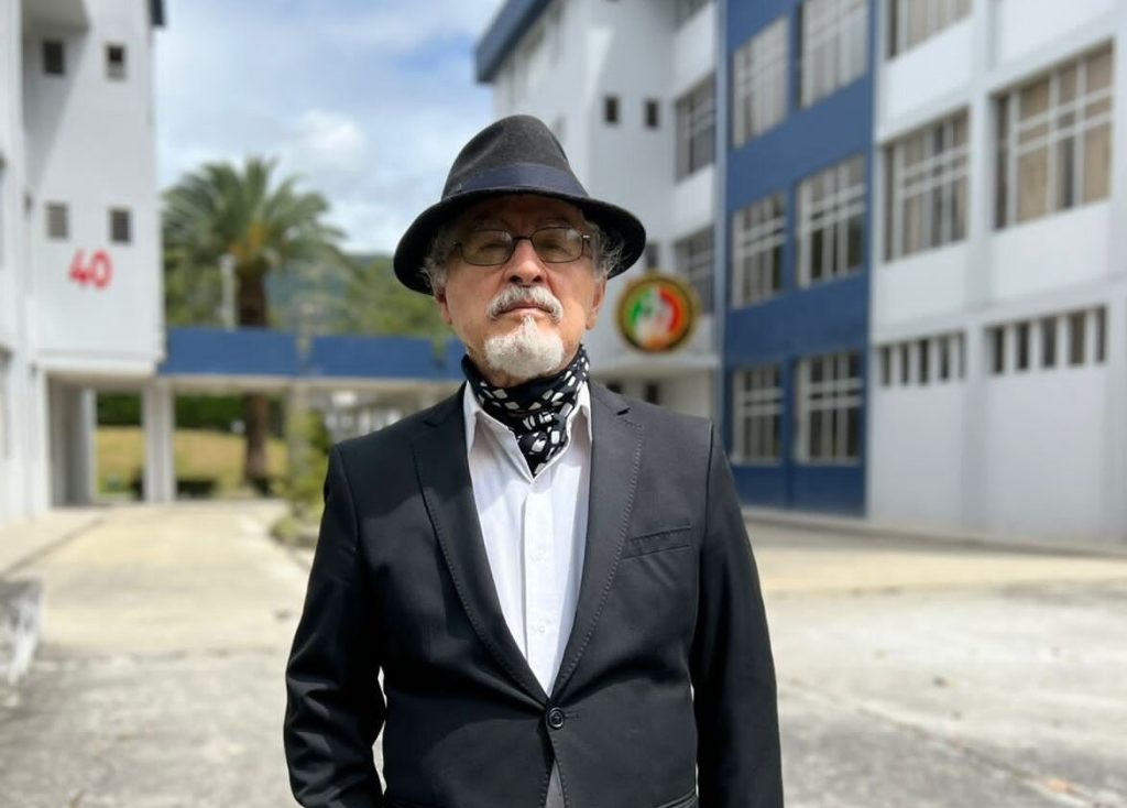 Carlos Carrión se educó en la Universidad Nacional de Loja (UNL), lugar donde luego fue docente.