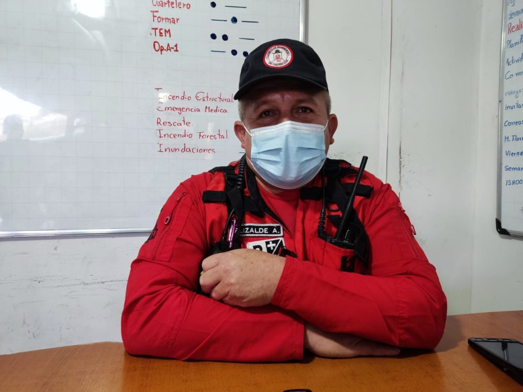 Ángel Elizalde Calle, encargado de la Estación Centro de Bomberos, recomienda hacer conocer enseguida cualquier emergencia presentada.