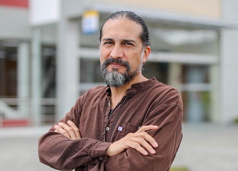 Diego González Ojeda, docente de Artes Visuales de la UTPL.