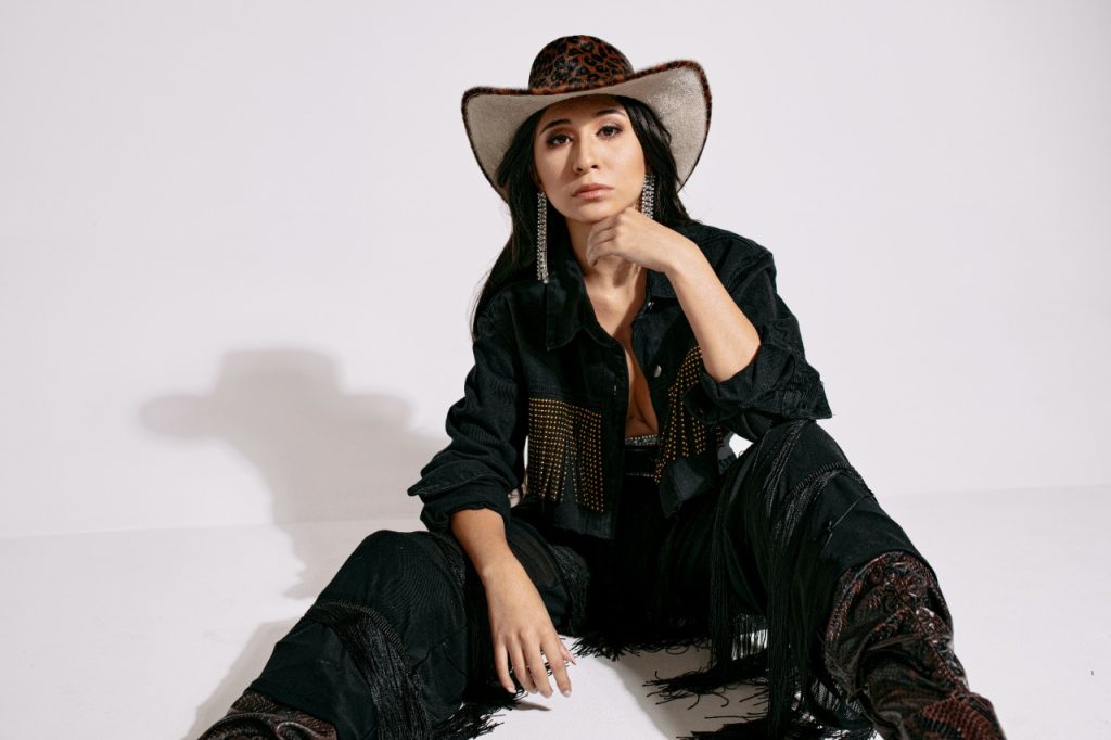 Nicole Vega es una cantante de música regional mexicana.