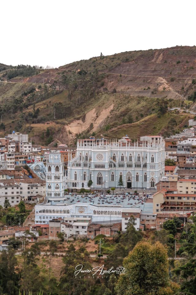 La devoción no se pierde hacia la ‘Reina del Cisne’.