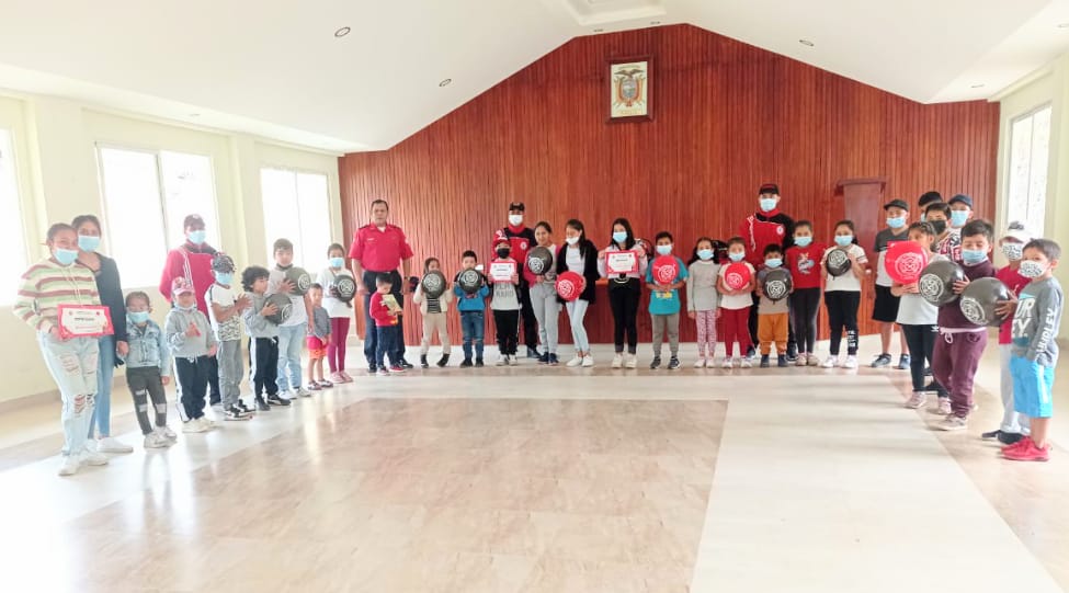 Los ‘casacas rojas’, además, dan seguridad a los asistentes.