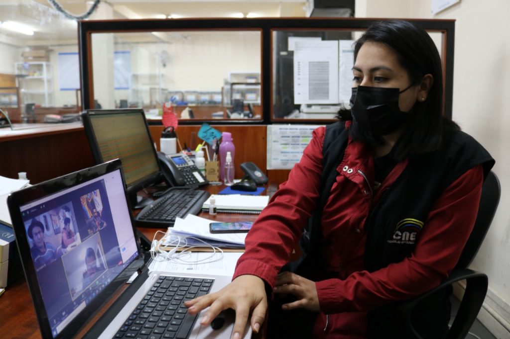 Todo el proceso de inscripción se lo realiza en línea.