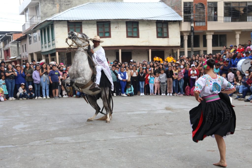 La programación comprendió diversos actos que fueron del agrado de propios y extraños.