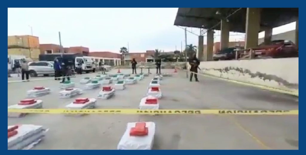 La Policía exhibió la droga que no pudo salir de Ecuador.