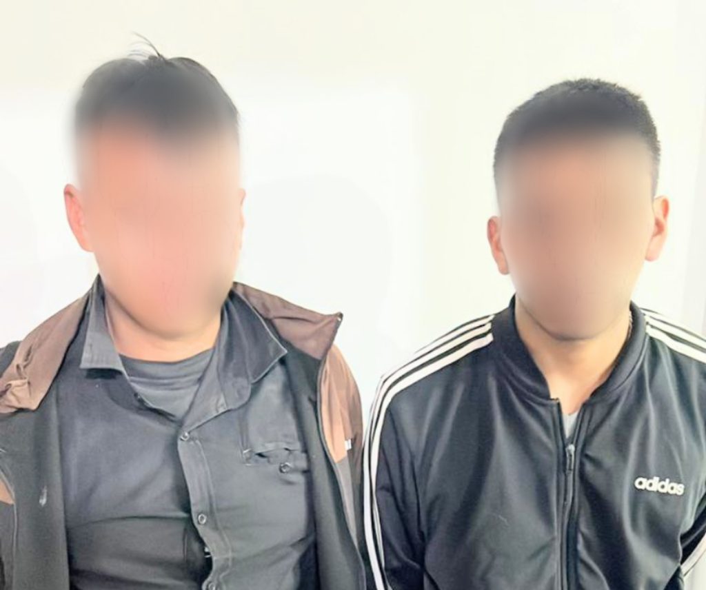 Los dos ciudadanos están acusados de un presunto robo.