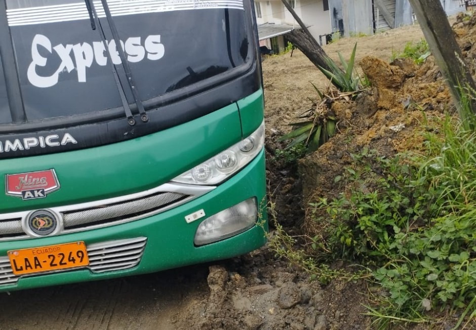 Varios buses ya han sufrido inconvenientes por las condiciones en las que están algunas calles de la ciudad.