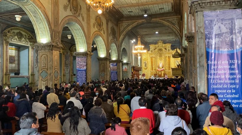 Así lució el interior de la Catedral de Loja, la mañana de este domingo 21 de agosto de 2022.