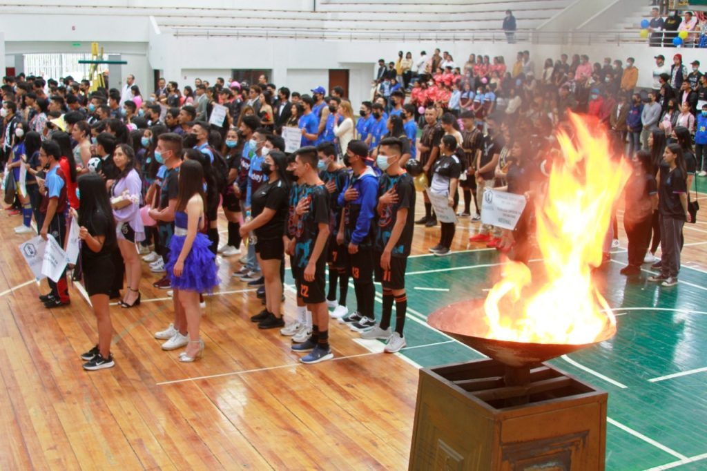 El evento se cumplió en el coliseo de la Unidad Educativa del Milenio Bernardo Valdivieso.