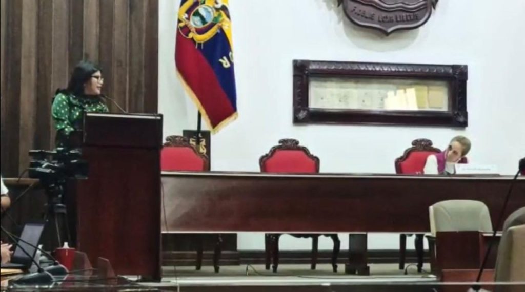 La abogada Milenne Cabrera Cueva expuso el tema en la sesión de Cabildo del último miércoles.