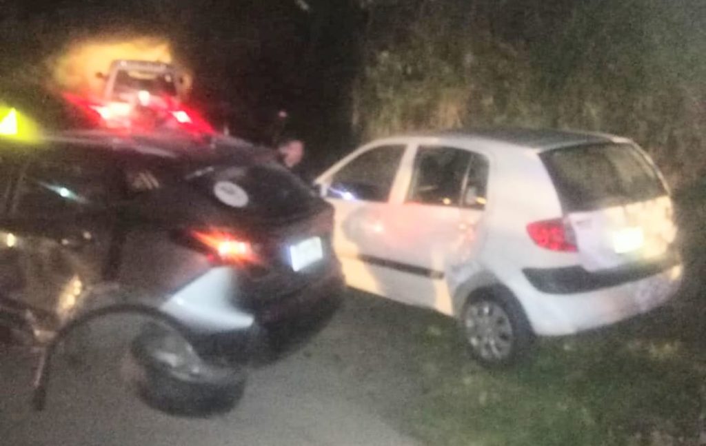 El accidente produjo daños materiales en los 4 automotores.