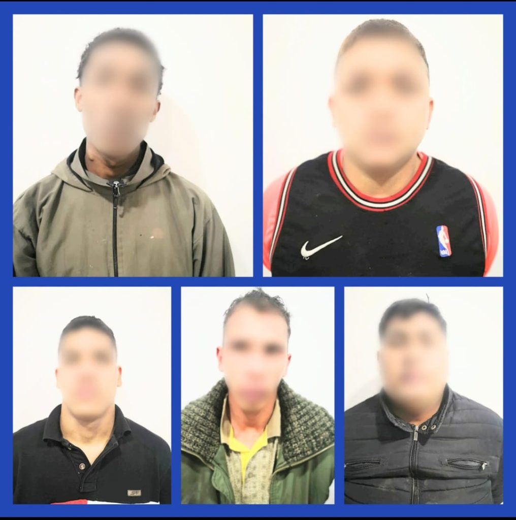 Los abogados de los cinco ciudadanos alegaron el acercamiento familiar para el traslado.