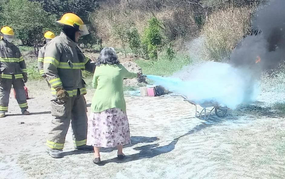 Los bomberos de Vilcabamba brindaron la capacitación.