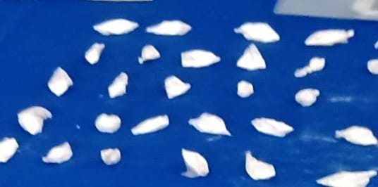 En poder de la procesada se encontró base de cocaína.