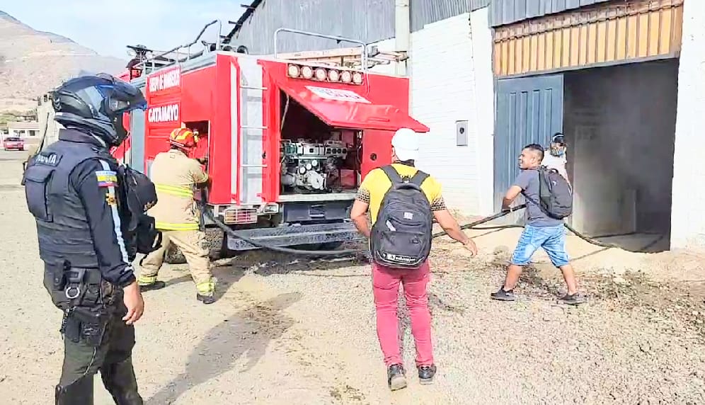 Con dos autobombas los casacas rojas controlaron el flagelo.