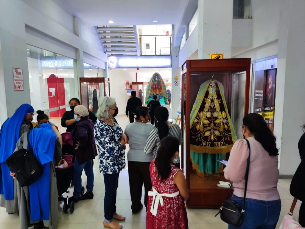 A la muestra, desde el primer día, se dio cita una gran cantidad de público.