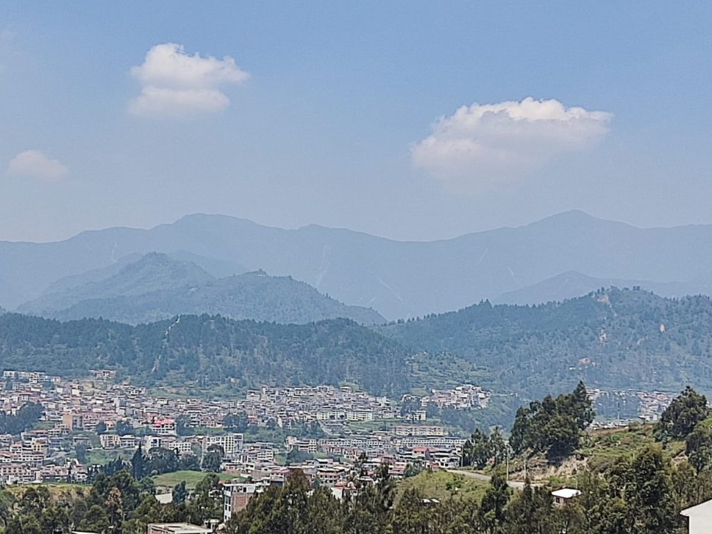 La hoya lojana registra una reducción en la visibilidad, así como fuertes vientos.