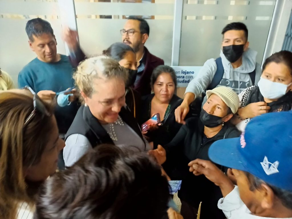 La alcaldesa recibió el apoyo de los asistentes a la sesión de Cabildo.