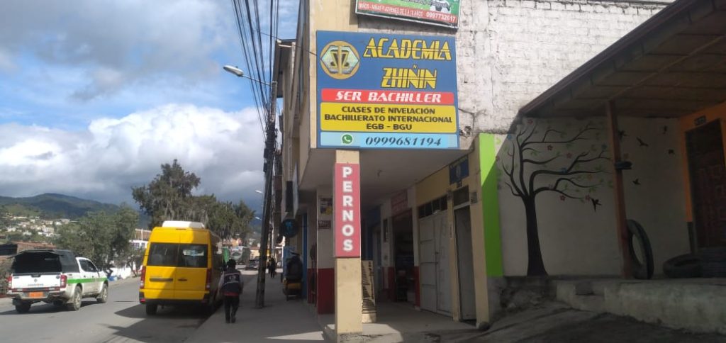 El lugar donde se pretende ubicar la parada hay una serie de emprendimientos.