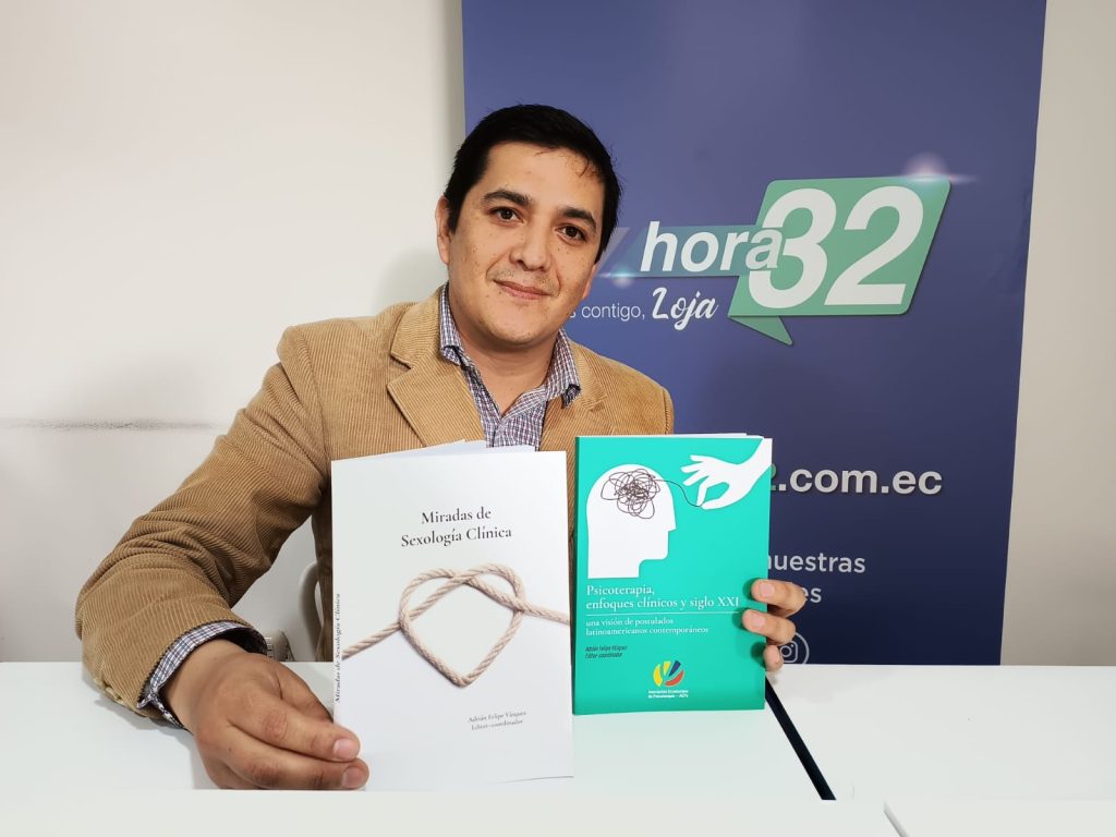 Adrián Felipe Vásquez Escandón es el editor coordinador de los dos libros.