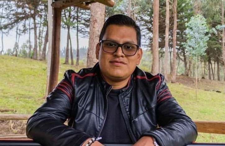 El hoy decesado desde muy niño se entregó al arte de la música.