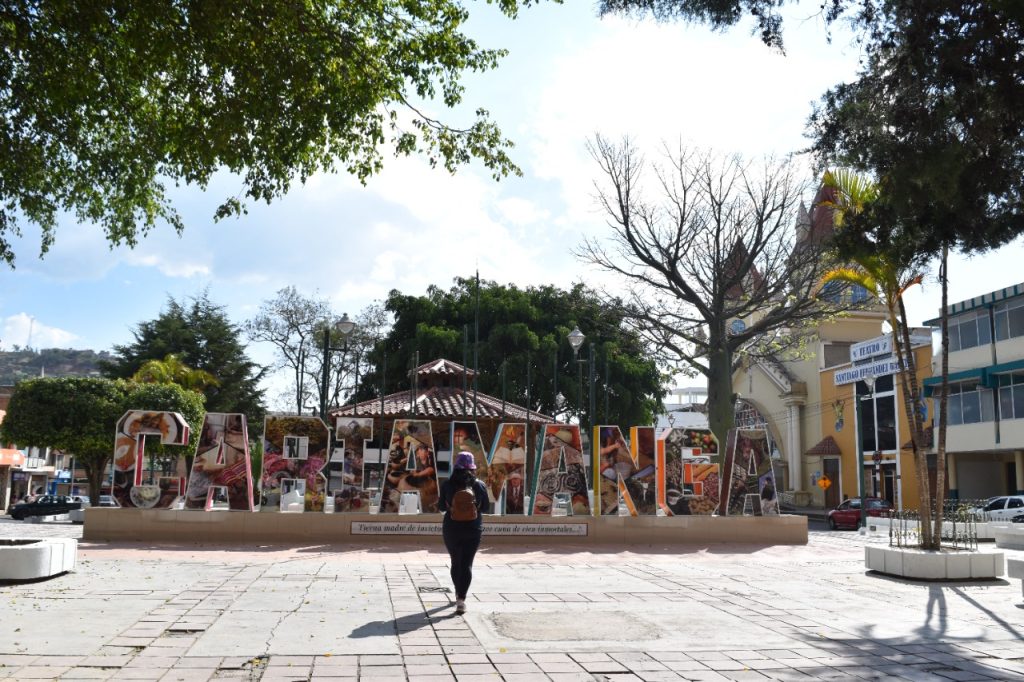 Este cantón pertenece a la provincia de Loja.